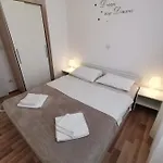 Holiday Mandalena Дом отдыха