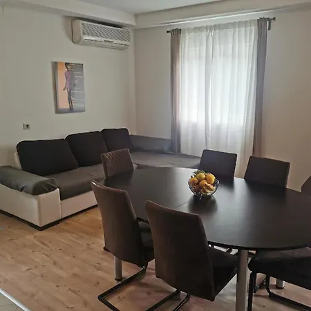 Holiday home Mandalena